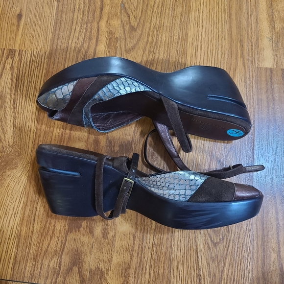 Cole Haan Shoes - Cole Haan X Nike Air Chucky Sandles Size 7.5